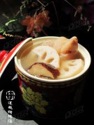 红枣莲藕猪蹄汤
