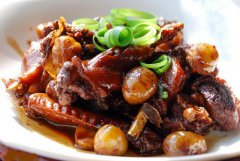 鸭子炖板栗