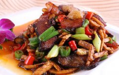  炒腊肉，炒腊肉的做法