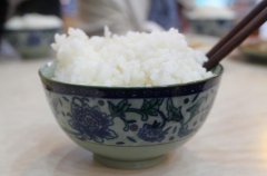 开水煮饭让味道会更加甜