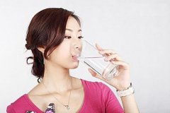 在养成经常喝水的好习惯