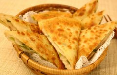 冰箱不宜保存火腿面包等主食