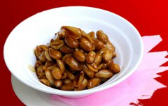 花生米炒芹菜一道健康的菜