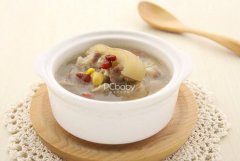 可以减少皱纹的那些食物——鸡皮、猪蹄